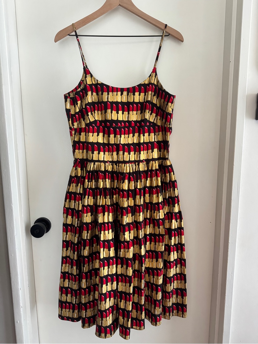BERNIE DEXTER Black, Red & Gold Lipstick Print Chelsea Dress XL
